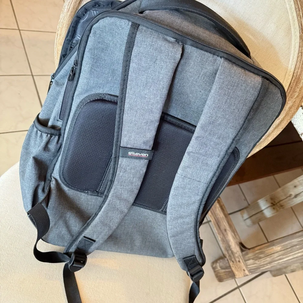 Elleven Sleek Gray Backpack with Padded Straps and Urban Style - Picture 6 of 8